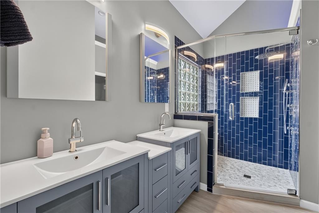 1084 W Cothrell Street — photo 18