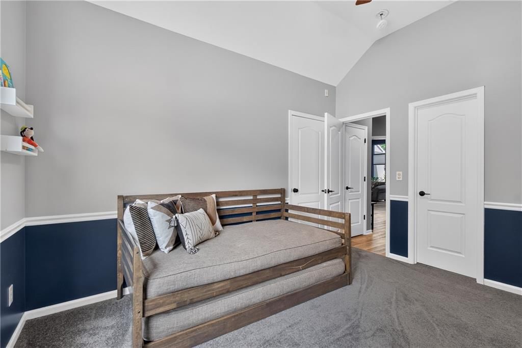 1084 W Cothrell Street — photo 23