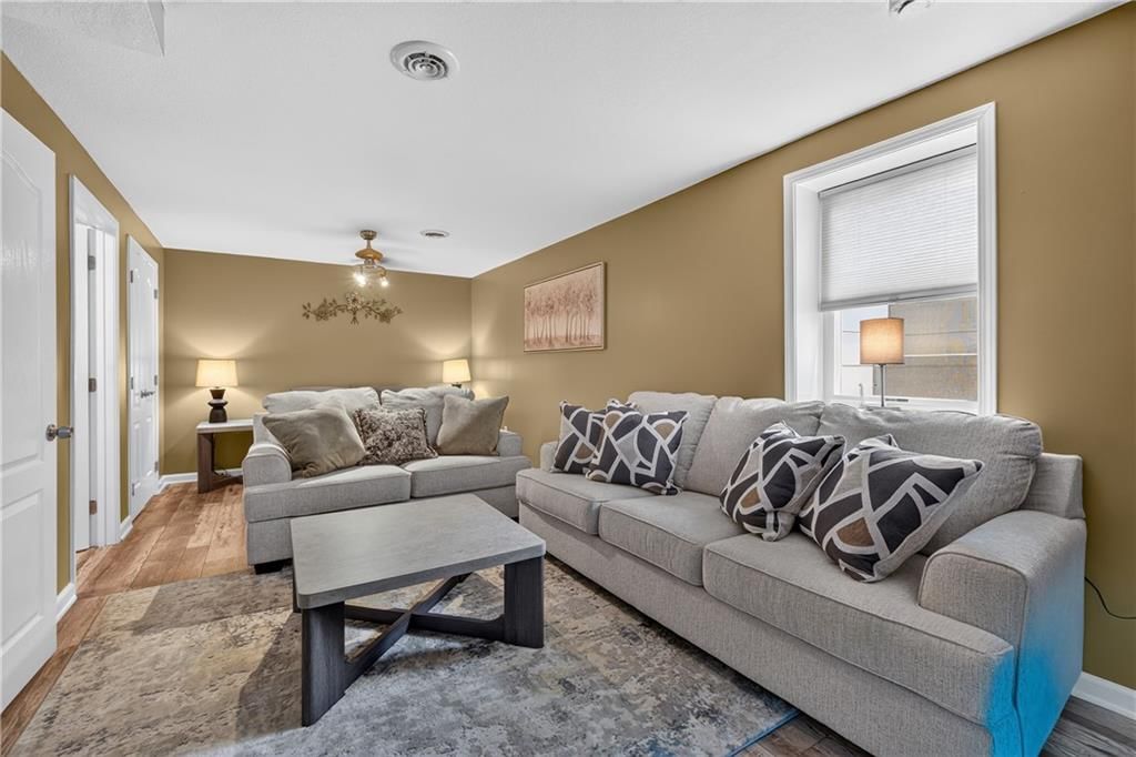 1084 W Cothrell Street — photo 24