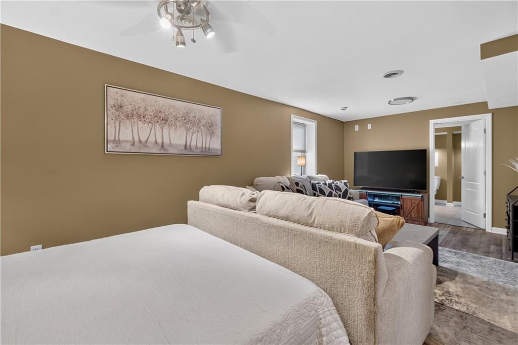 1084 W Cothrell Street — photo 25