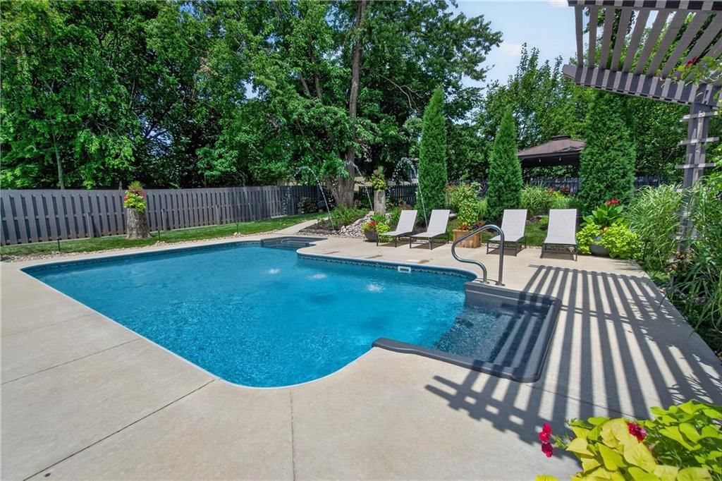 1084 W Cothrell Street — photo 40