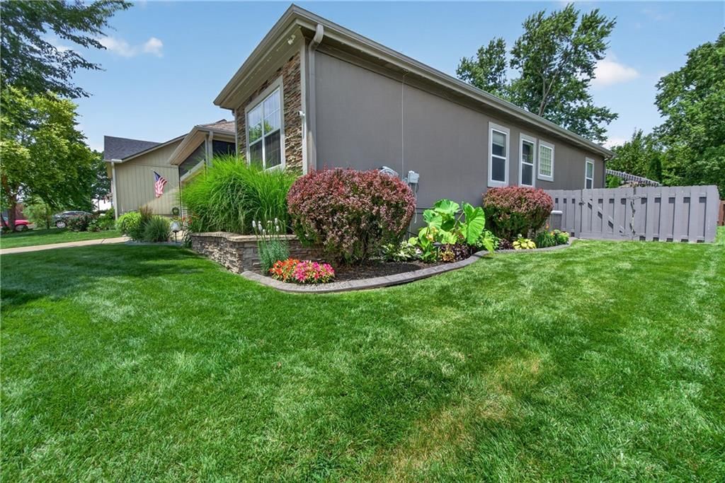 1084 W Cothrell Street — photo 48