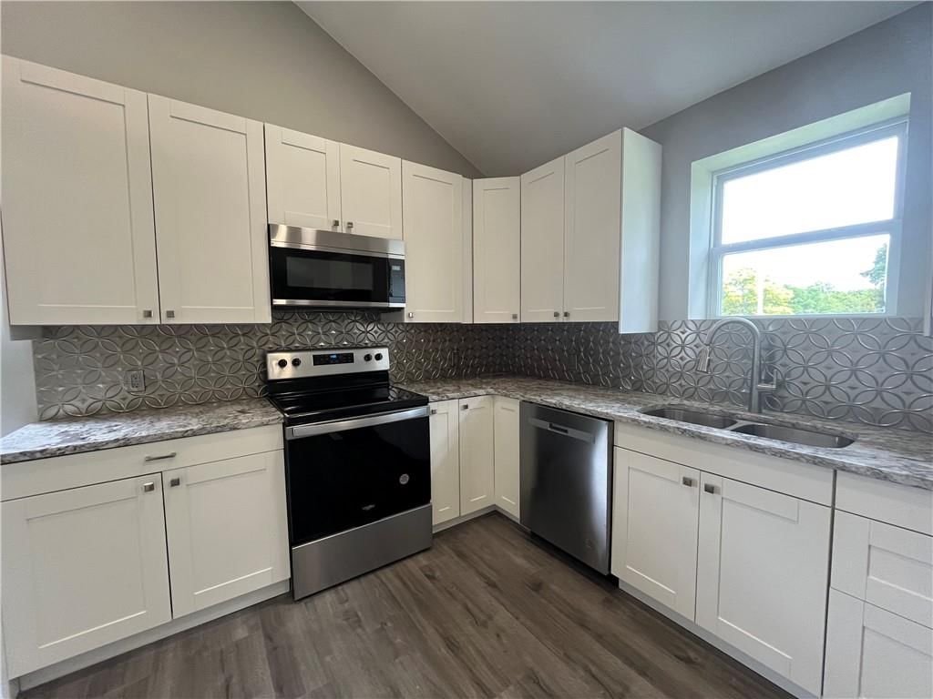 400 W 23rd Street — photo 9
