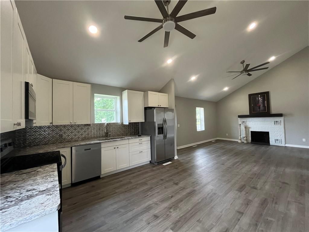 400 W 23rd Street — photo 10