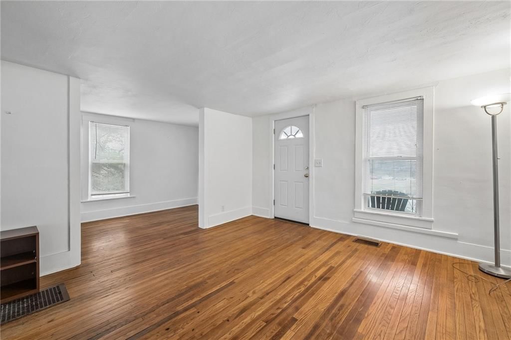 2516 Charlotte Street — photo 3