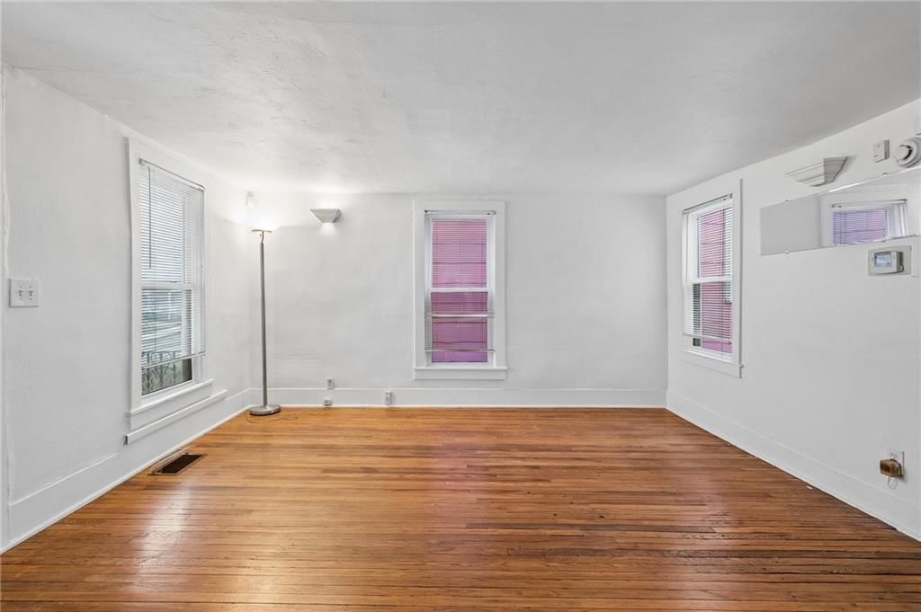 2516 Charlotte Street — photo 5