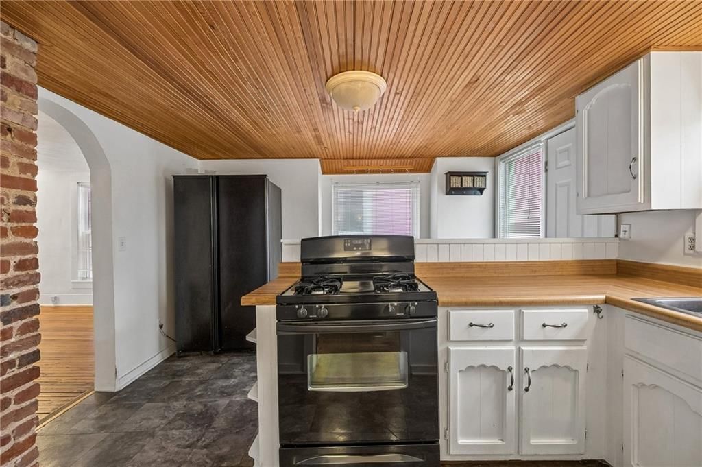 2516 Charlotte Street — photo 10