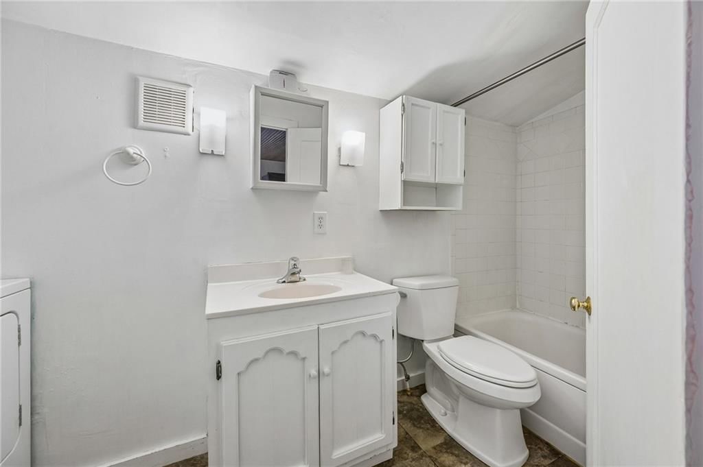 2516 Charlotte Street — photo 14