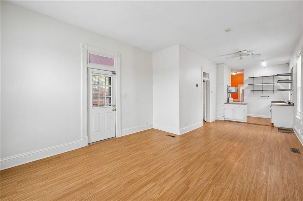 2518 Charlotte Street — photo 6