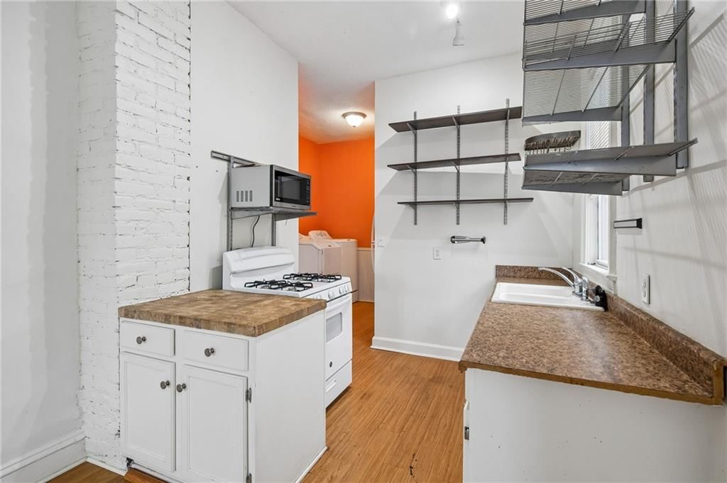 2518 Charlotte Street — photo 7