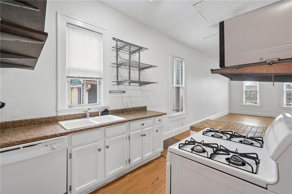 2518 Charlotte Street — photo 8