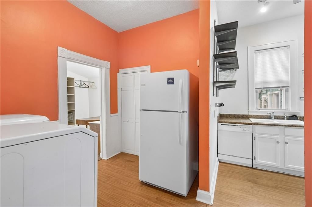 2518 Charlotte Street — photo 11