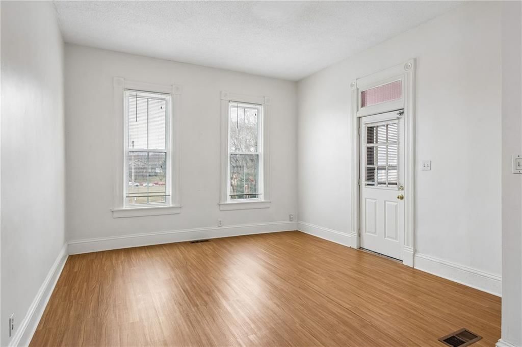 2518 Charlotte Street — photo 23