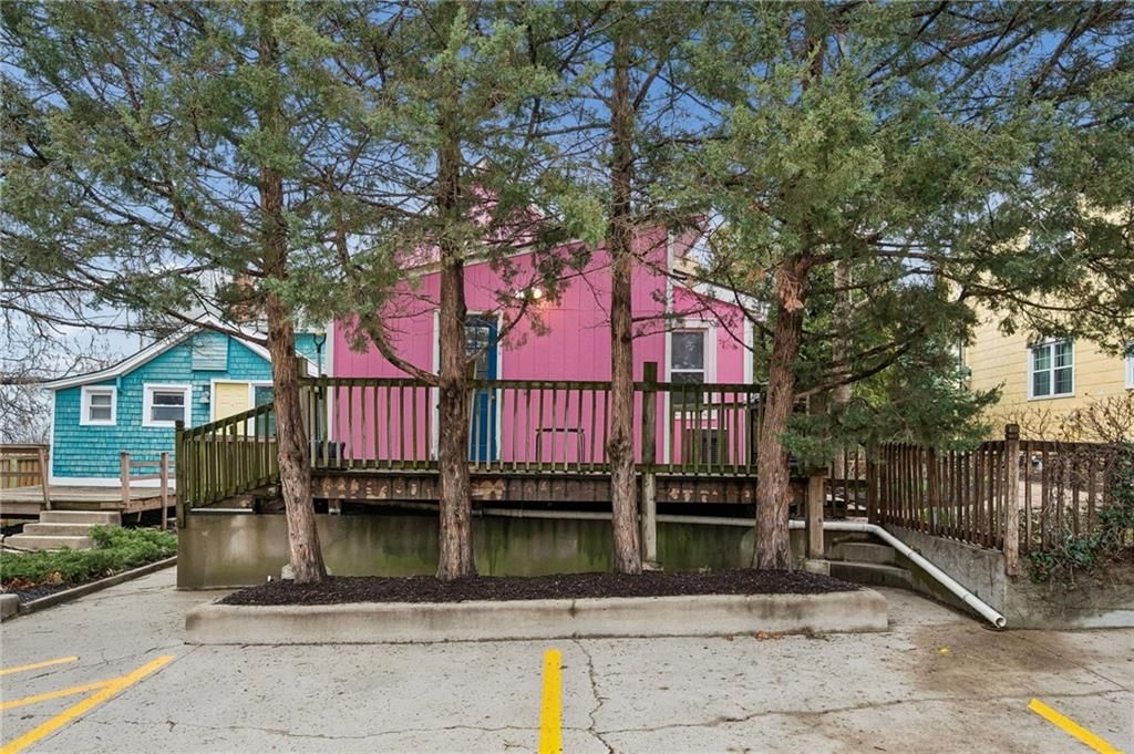 2518 Charlotte Street — photo 25