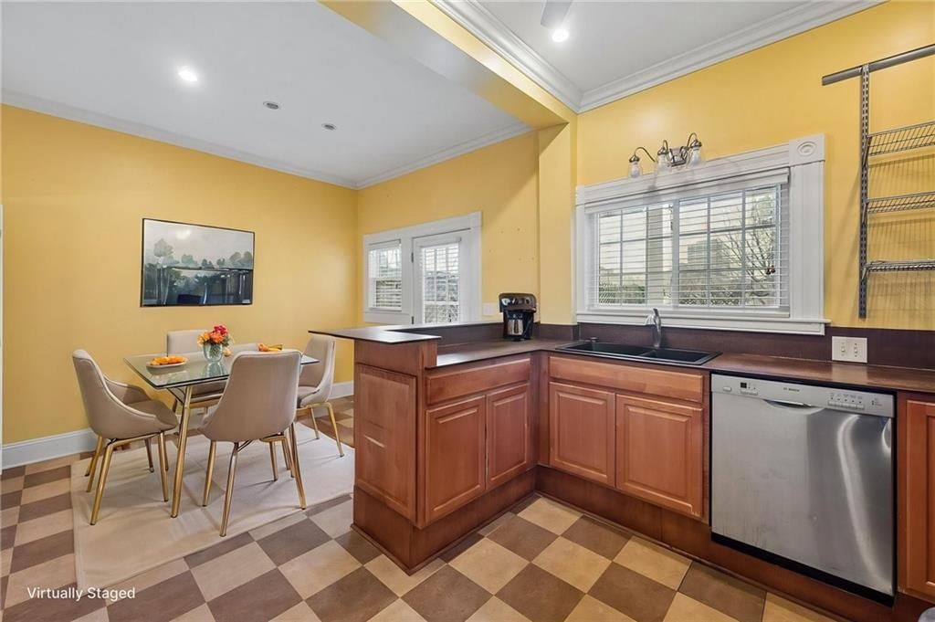 2522 Charlotte Street — photo 11