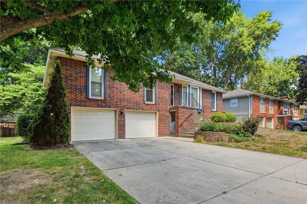 2728 Queen Ridge Drive — photo 3