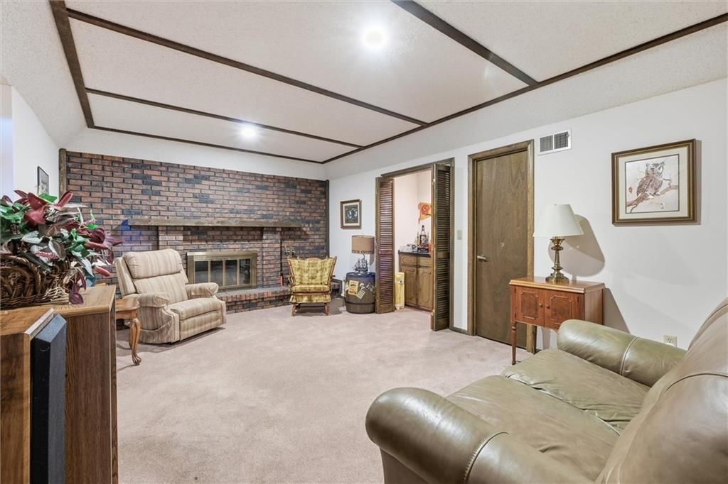 2728 Queen Ridge Drive — photo 8