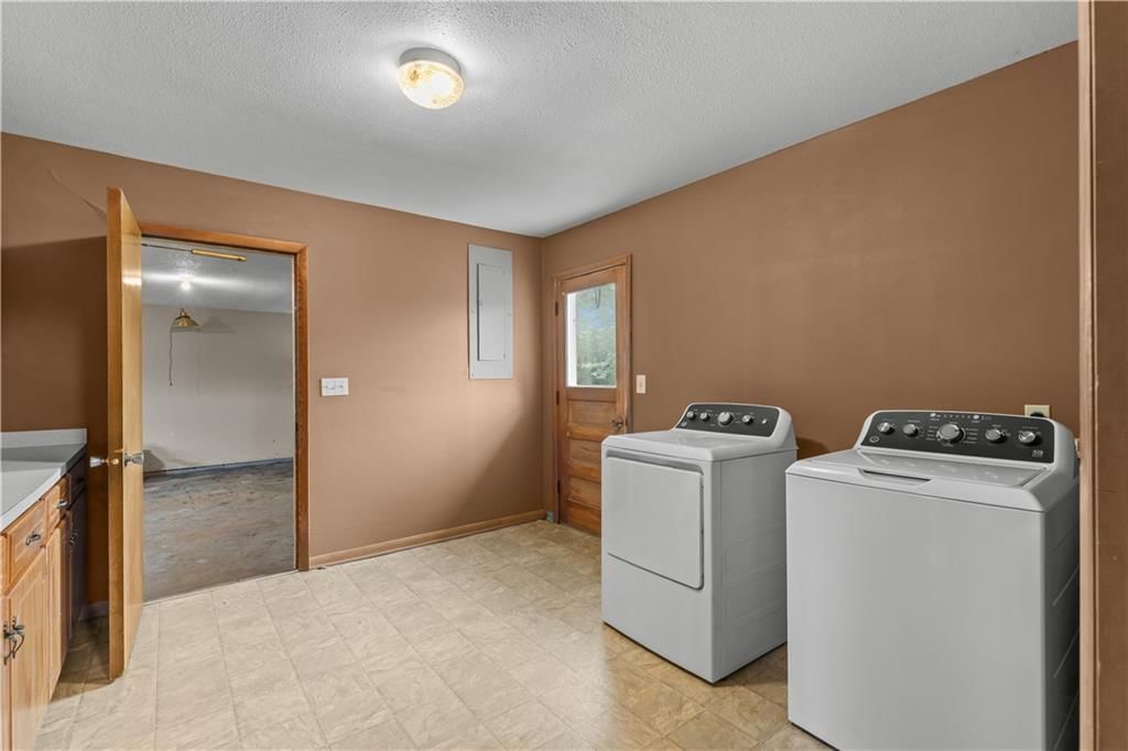 Photo 18 of 21 - 17029 Springdale Road, Leavenworth, KS 66048