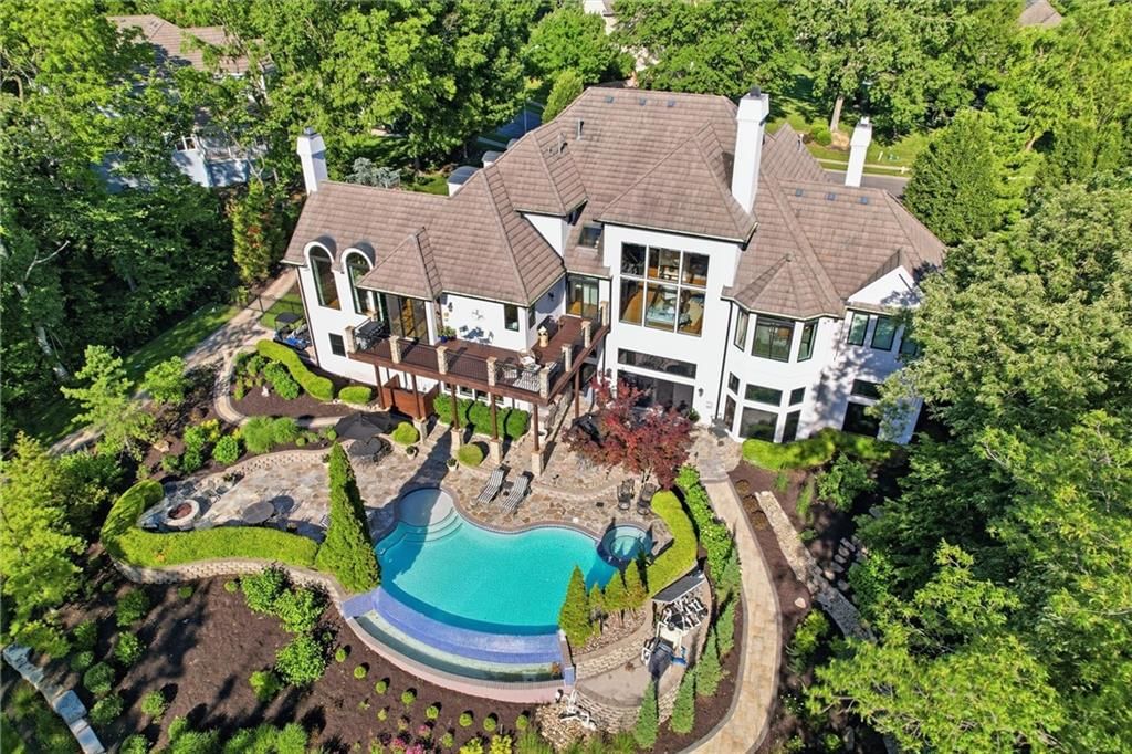 1425 Woodbury Drive, Liberty, MO