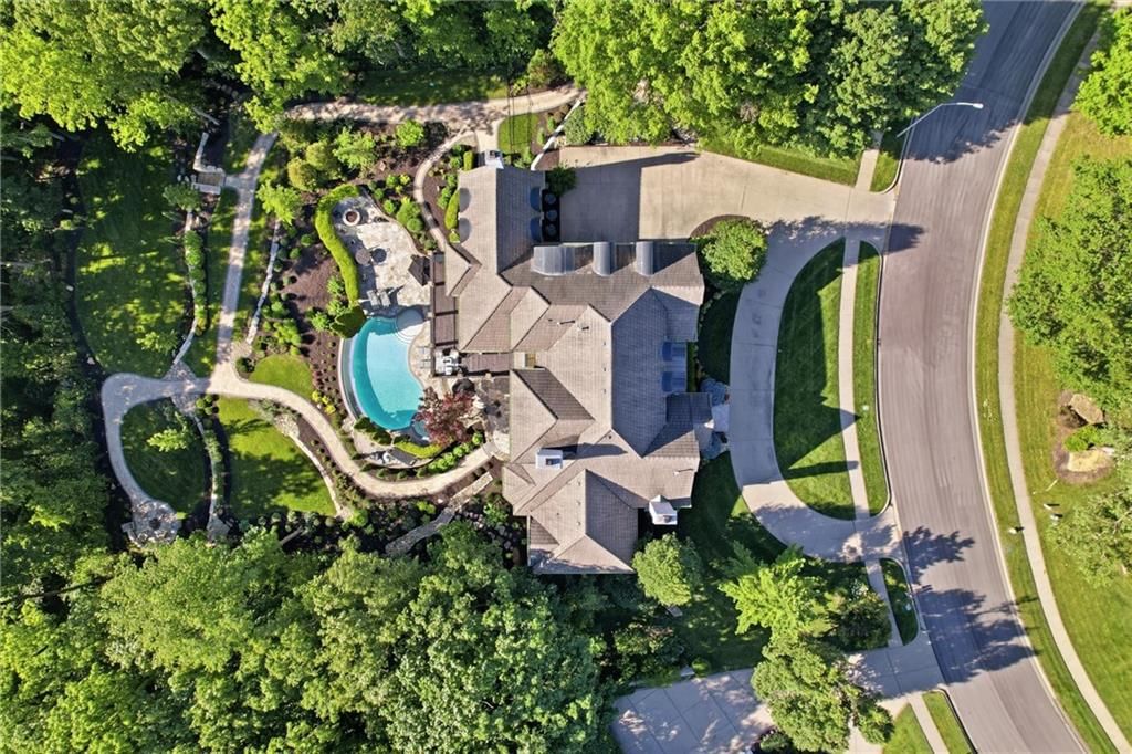 1425 Woodbury Drive, Liberty, MO: listing photo 2