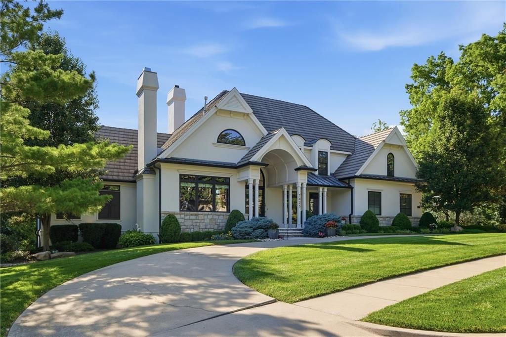 Photo 5 of 98 - 1425 Woodbury Drive, Liberty, MO 64068