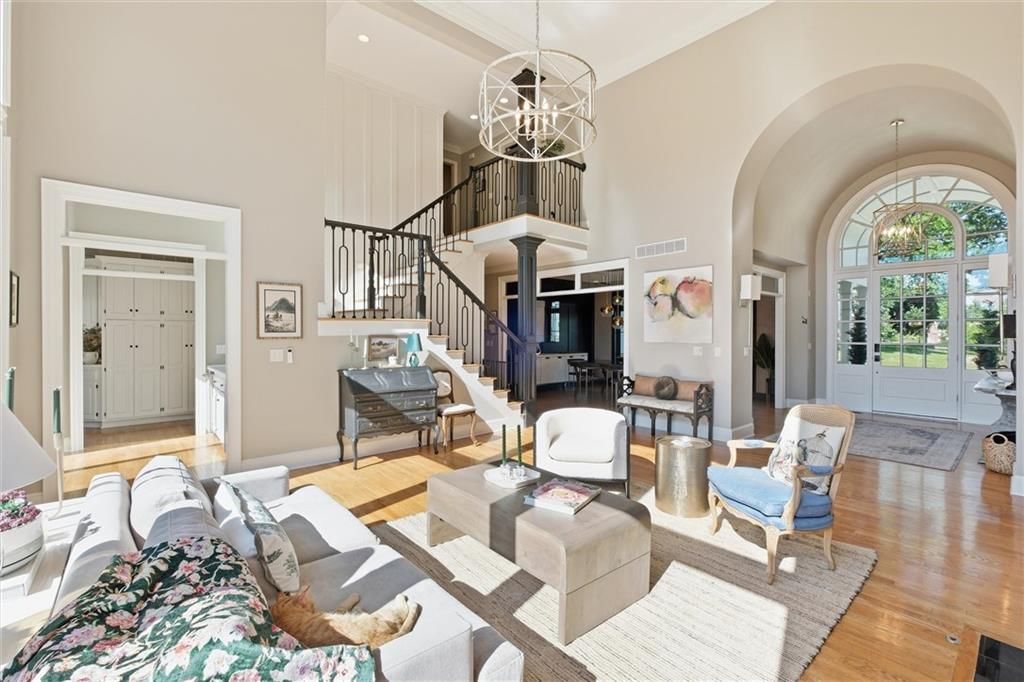 Photo 10 of 98 - 1425 Woodbury Drive, Liberty, MO 64068