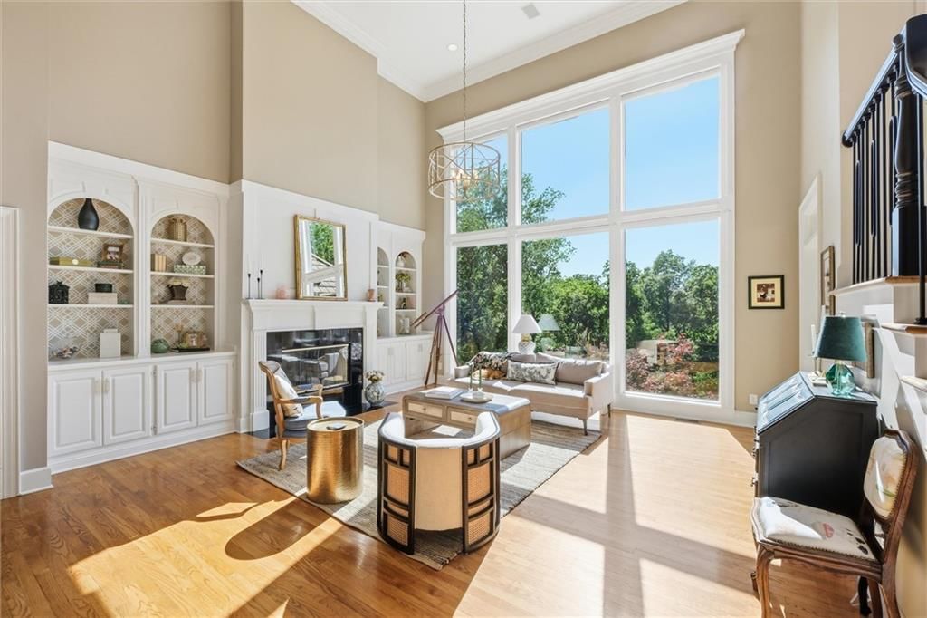 Photo 12 of 98 - 1425 Woodbury Drive, Liberty, MO 64068