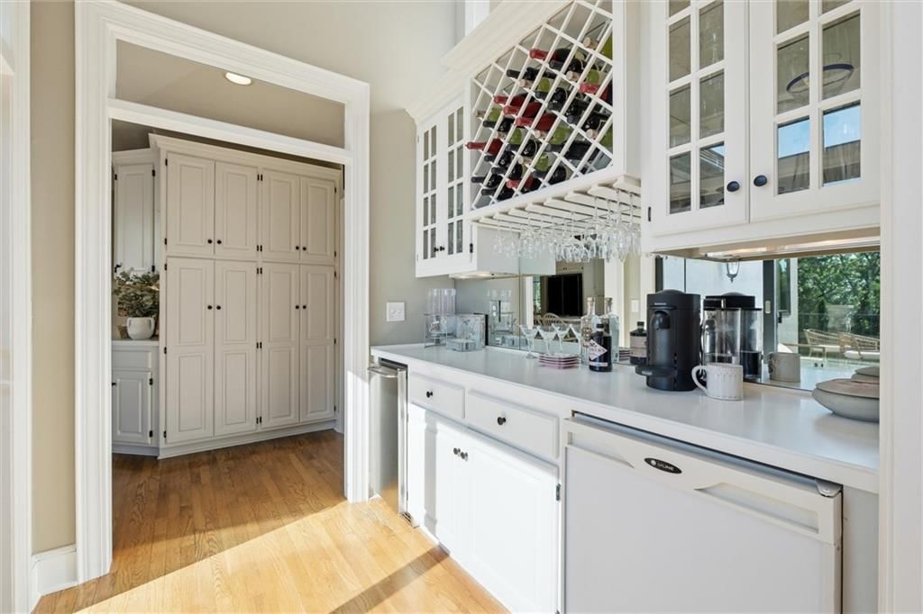 Photo 20 of 98 - 1425 Woodbury Drive, Liberty, MO 64068