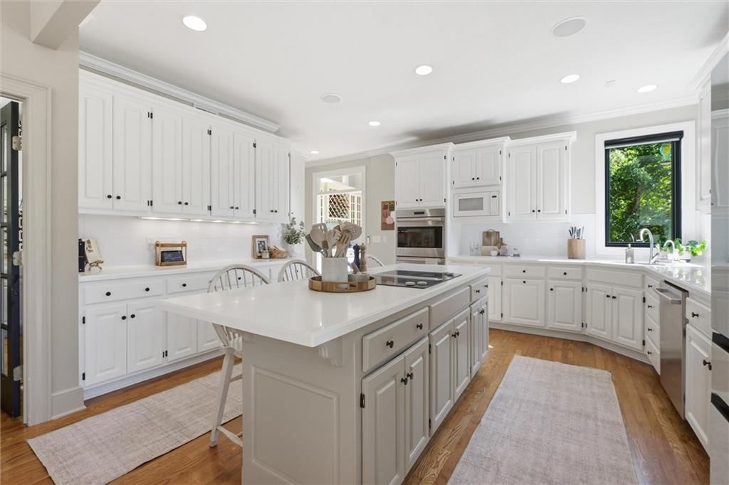 Photo 25 of 98 - 1425 Woodbury Drive, Liberty, MO 64068