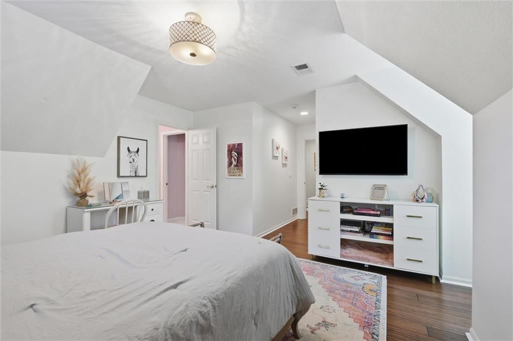 Photo 47 of 98 - 1425 Woodbury Drive, Liberty, MO 64068