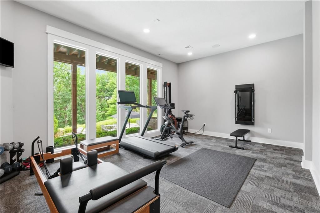 Photo 67 of 98 - 1425 Woodbury Drive, Liberty, MO 64068