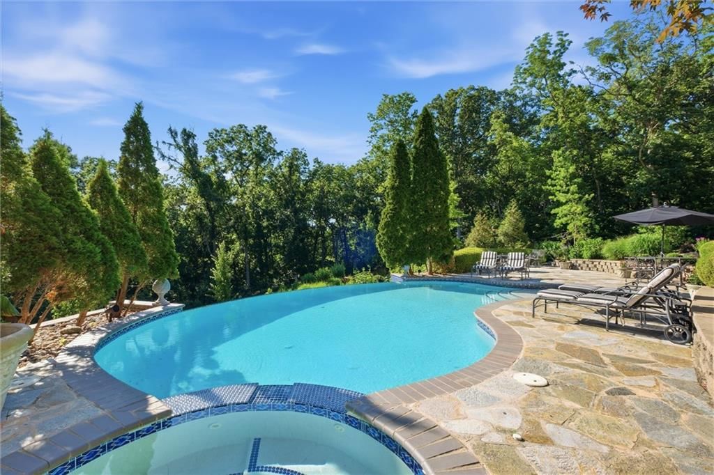 Photo 74 of 98 - 1425 Woodbury Drive, Liberty, MO 64068