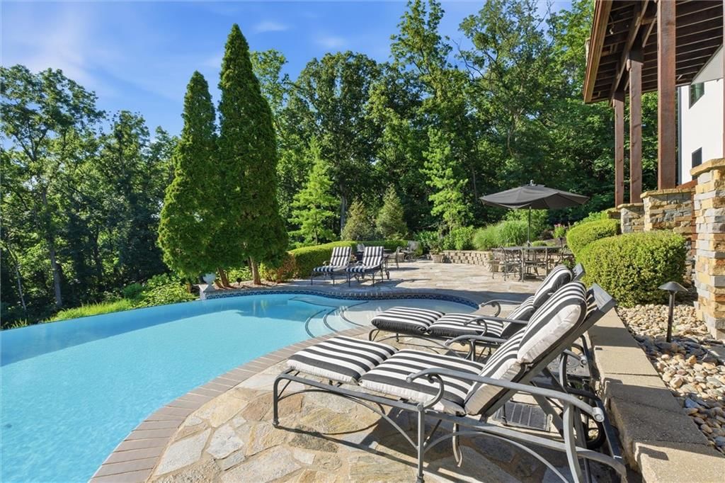 Photo 76 of 98 - 1425 Woodbury Drive, Liberty, MO 64068
