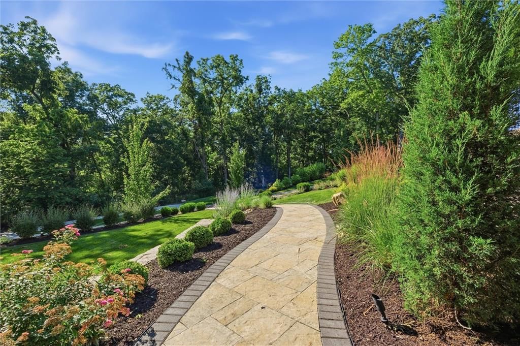 Photo 80 of 98 - 1425 Woodbury Drive, Liberty, MO 64068
