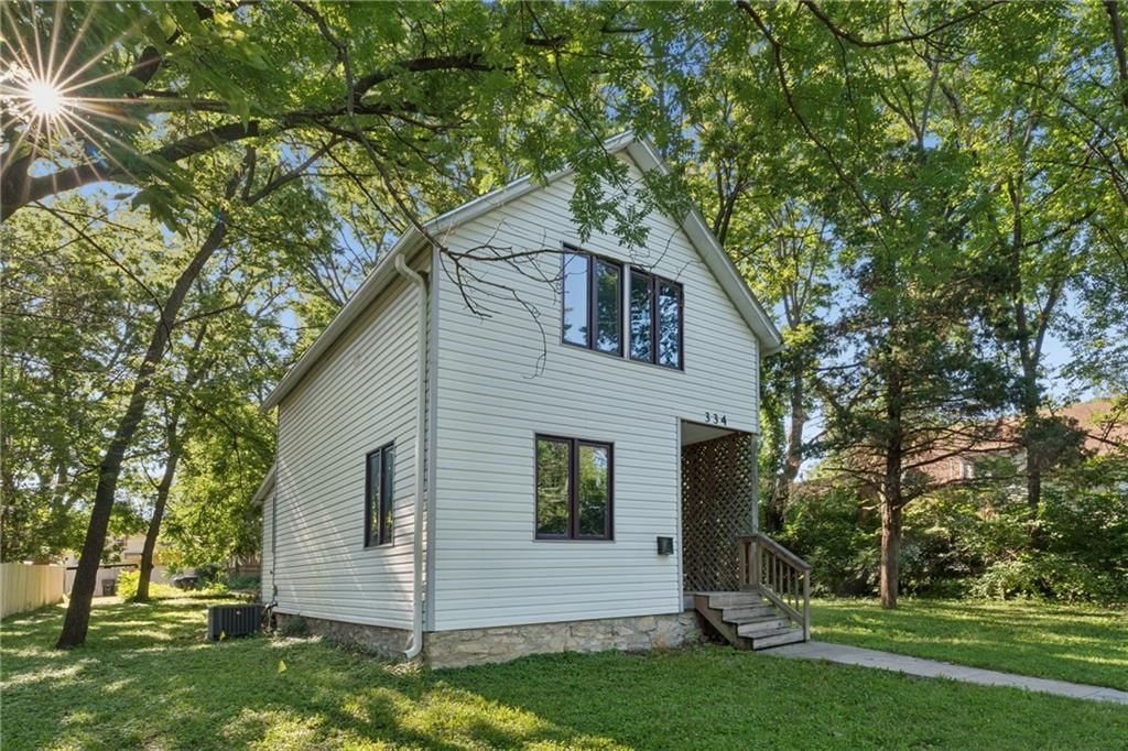 334 SW Orchard Street — photo 3