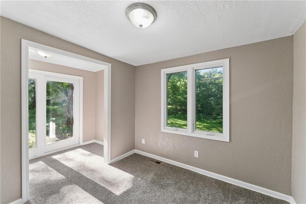 334 SW Orchard Street — photo 23