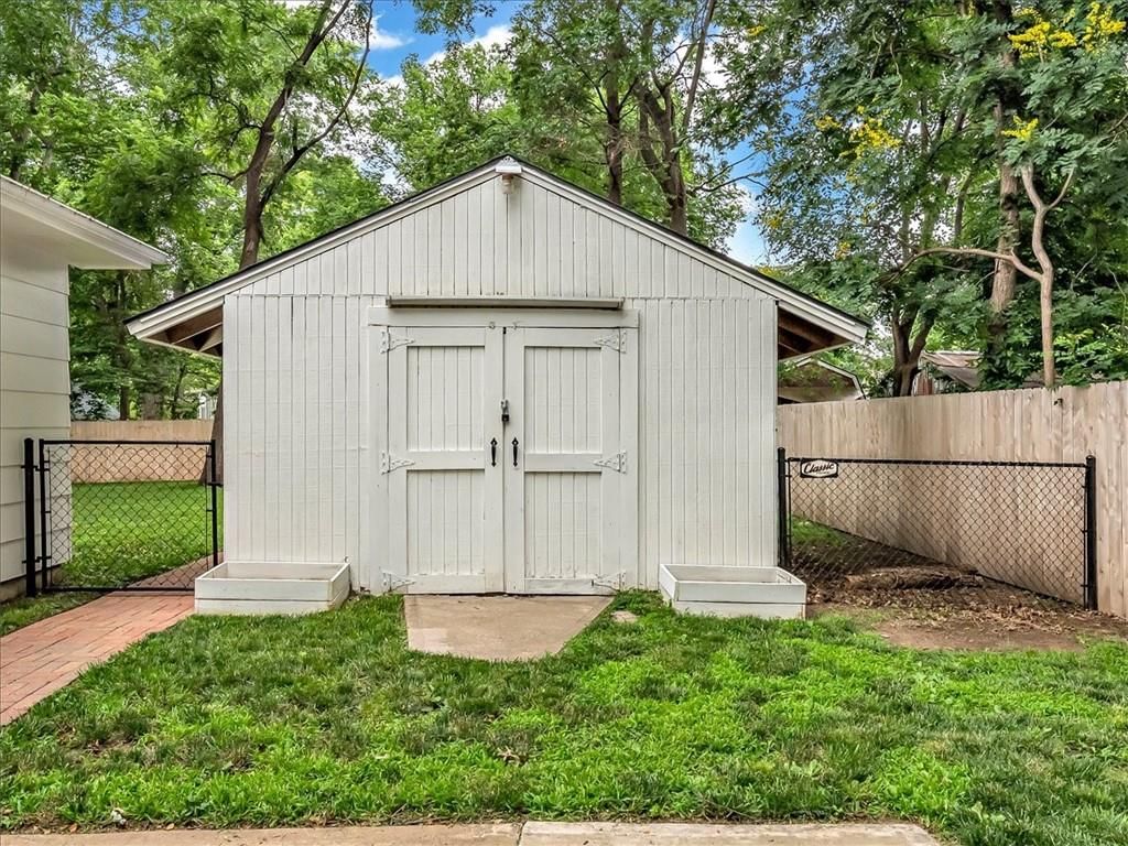 404 E Hale Street — photo 6