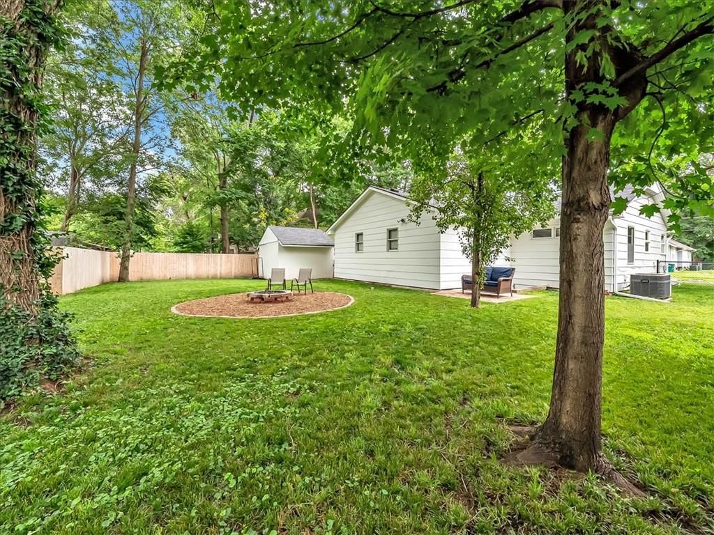 404 E Hale Street — photo 8