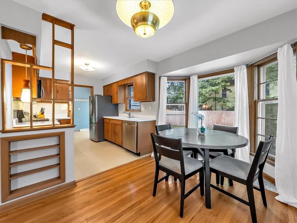 404 E Hale Street — photo 17