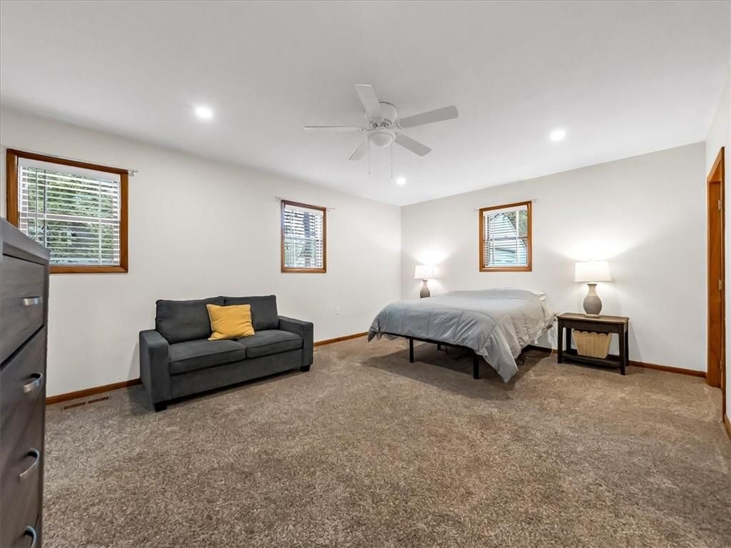 404 E Hale Street — photo 23