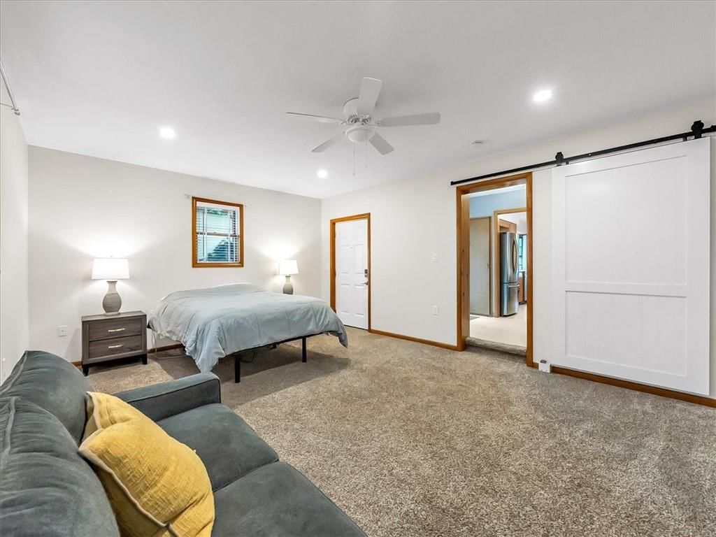 404 E Hale Street — photo 24