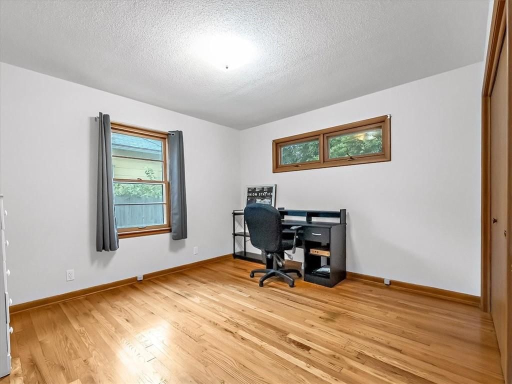 404 E Hale Street — photo 29