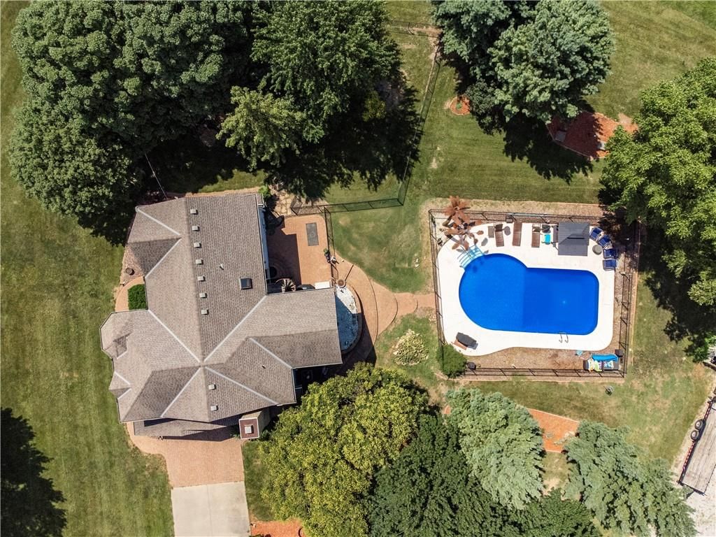 1090 NE Blackwell Road — photo 2