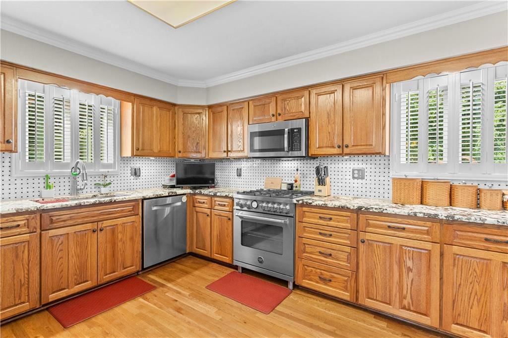 1090 NE Blackwell Road — photo 11