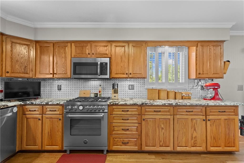 1090 NE Blackwell Road — photo 12