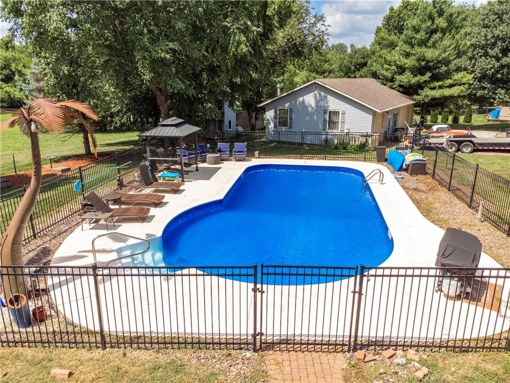 1090 NE Blackwell Road — photo 31