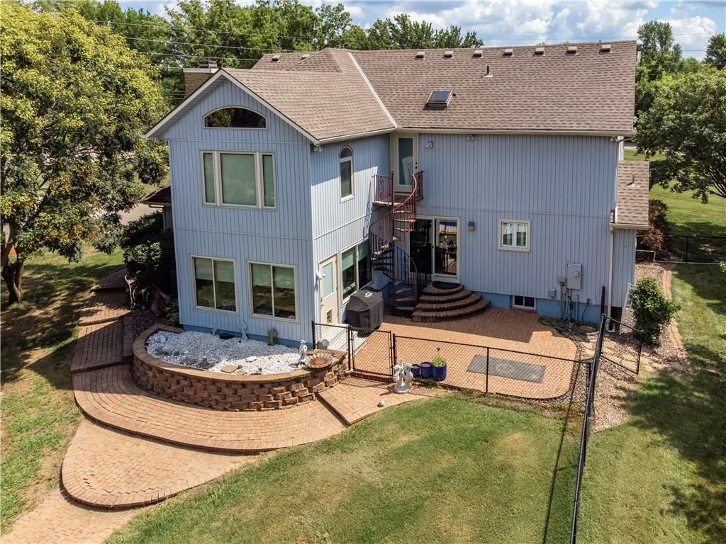 1090 NE Blackwell Road — photo 33