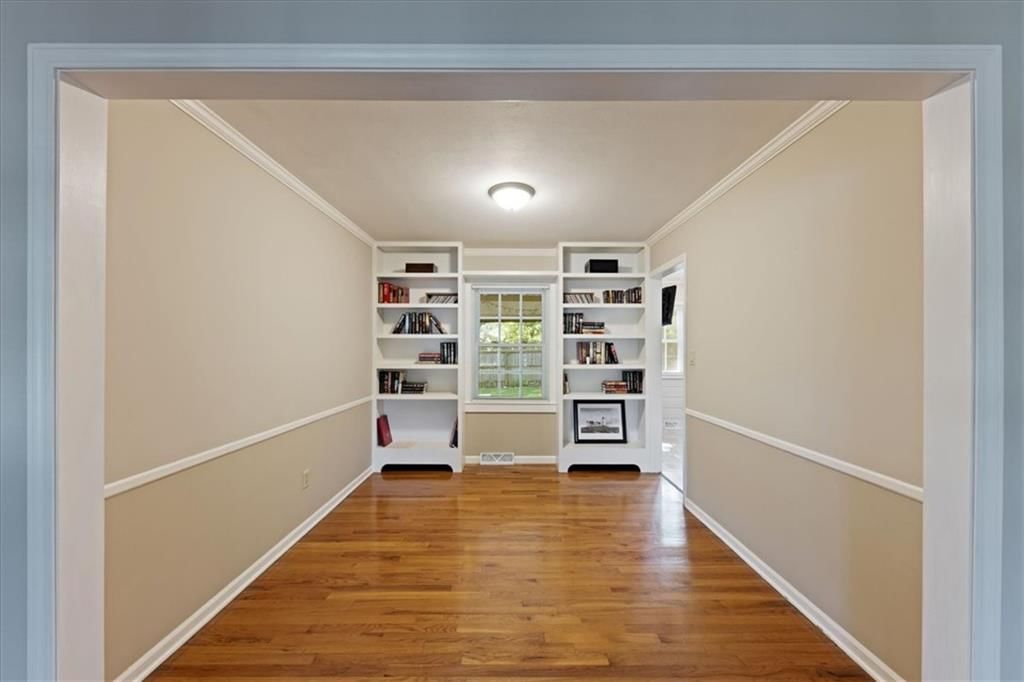 5433 Foster Street — photo 8