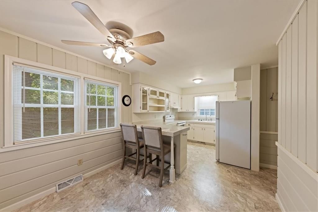 5433 Foster Street — photo 11