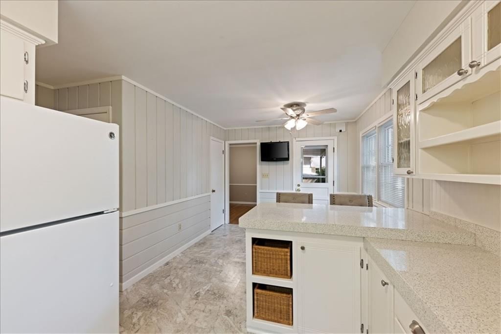 5433 Foster Street — photo 15